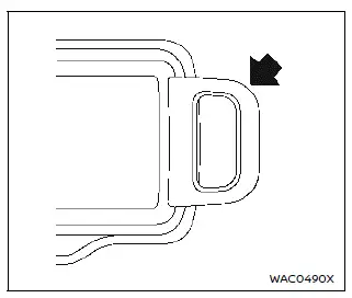 Nissan Ariya. Alojamiento para tarjetas